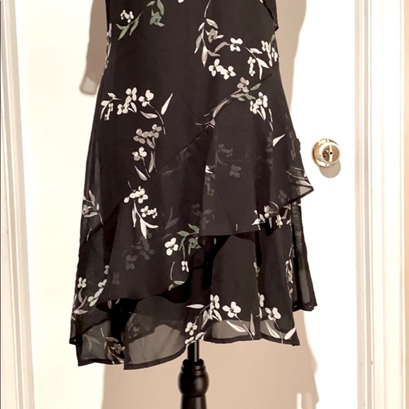 🍒 🆕 Black Floral Chiffon Dress-!!! - Picture 6 of 13